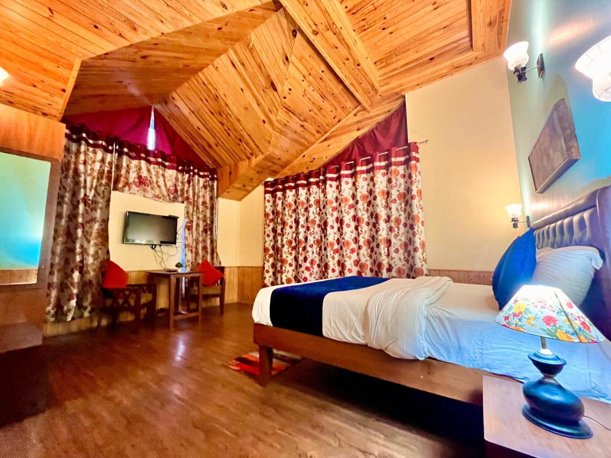 The Manu Emerald # Farmhouse # Top Selling Cottage In Manali # Peaceful Heritage Cozy Stay # Lawn With Bonfire # Most Awarded Luaran gambar