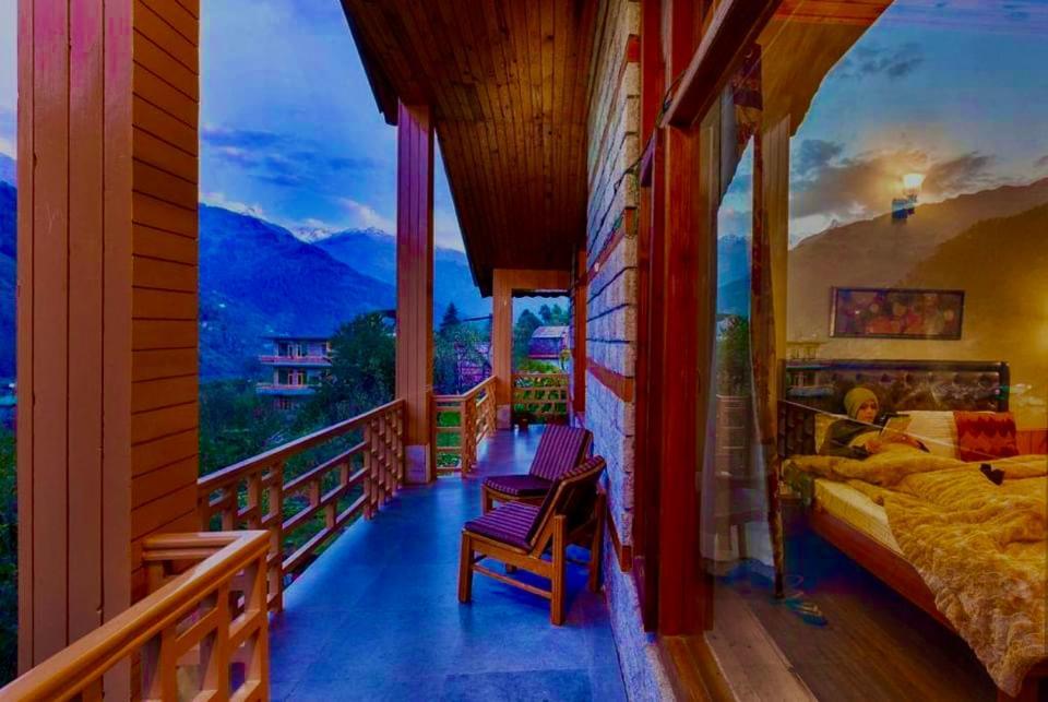 The Manu Emerald # Farmhouse # Top Selling Cottage In Manali # Peaceful Heritage Cozy Stay # Lawn With Bonfire # Most Awarded Luaran gambar