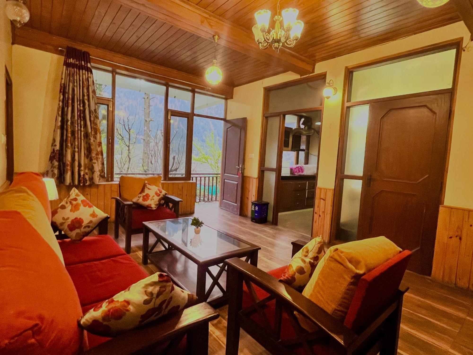 The Manu Emerald # Farmhouse # Top Selling Cottage In Manali # Peaceful Heritage Cozy Stay # Lawn With Bonfire # Most Awarded Luaran gambar