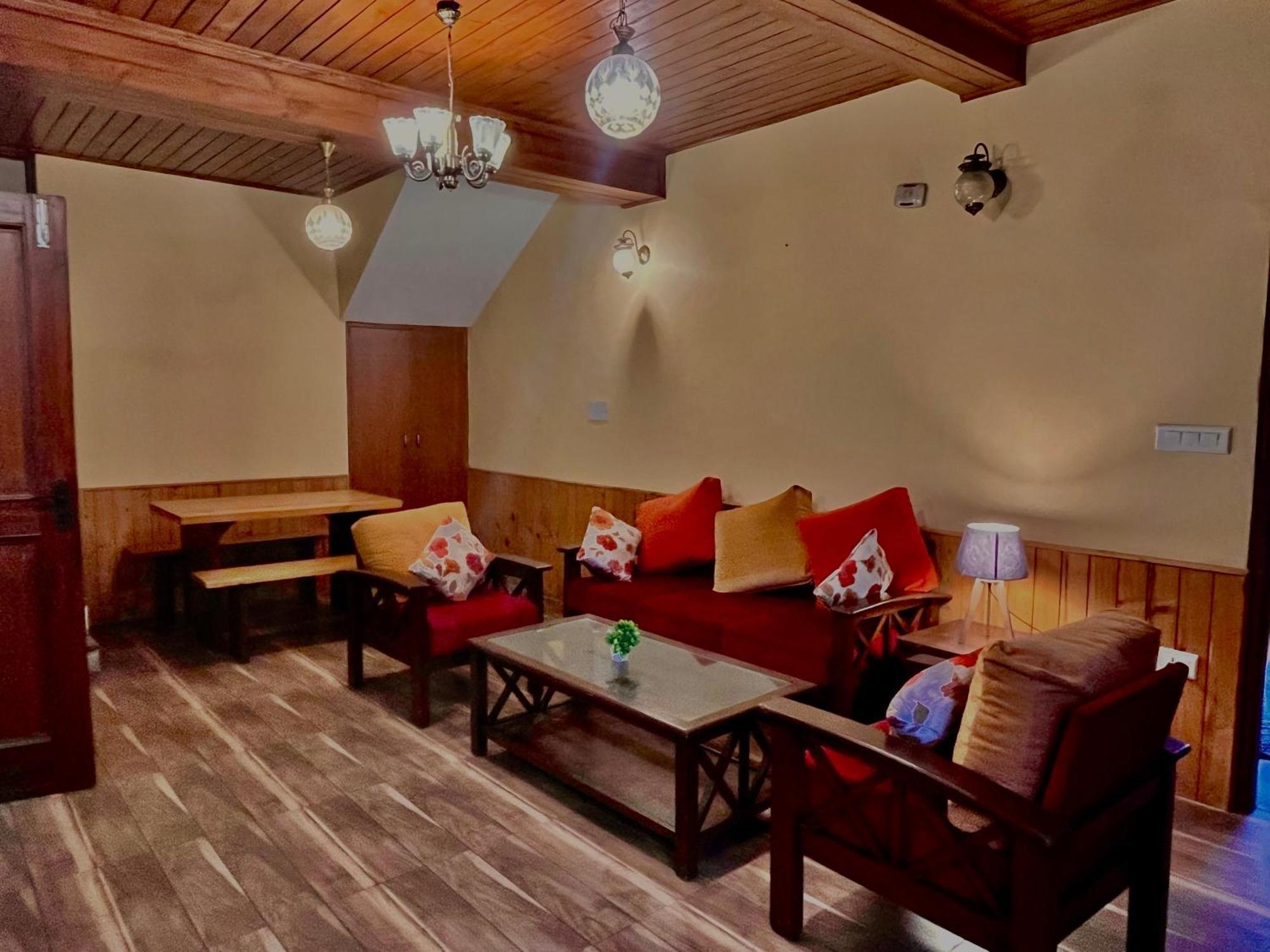 The Manu Emerald # Farmhouse # Top Selling Cottage In Manali # Peaceful Heritage Cozy Stay # Lawn With Bonfire # Most Awarded Luaran gambar
