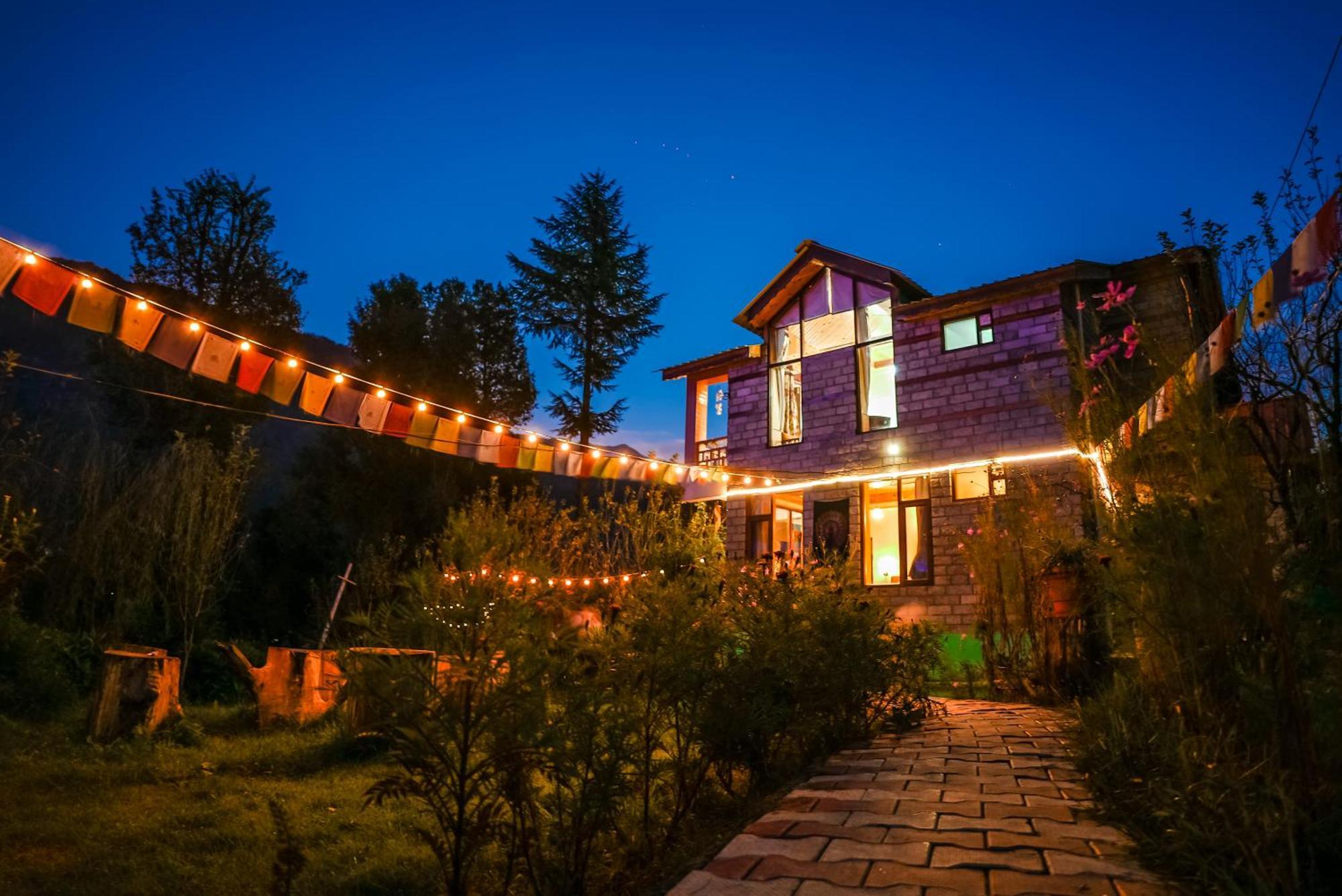The Manu Emerald # Farmhouse # Top Selling Cottage In Manali # Peaceful Heritage Cozy Stay # Lawn With Bonfire # Most Awarded Luaran gambar