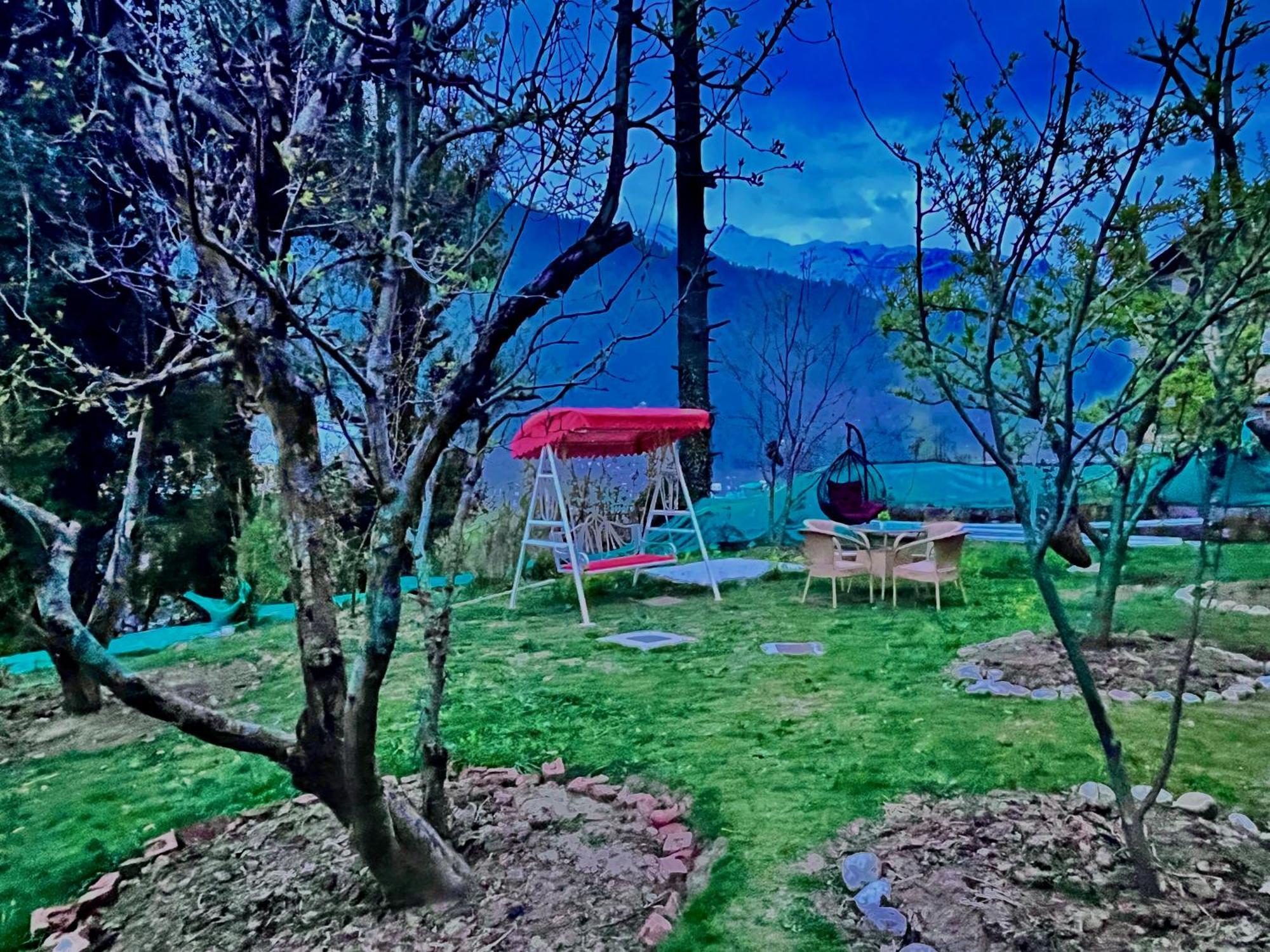 The Manu Emerald # Farmhouse # Top Selling Cottage In Manali # Peaceful Heritage Cozy Stay # Lawn With Bonfire # Most Awarded Luaran gambar