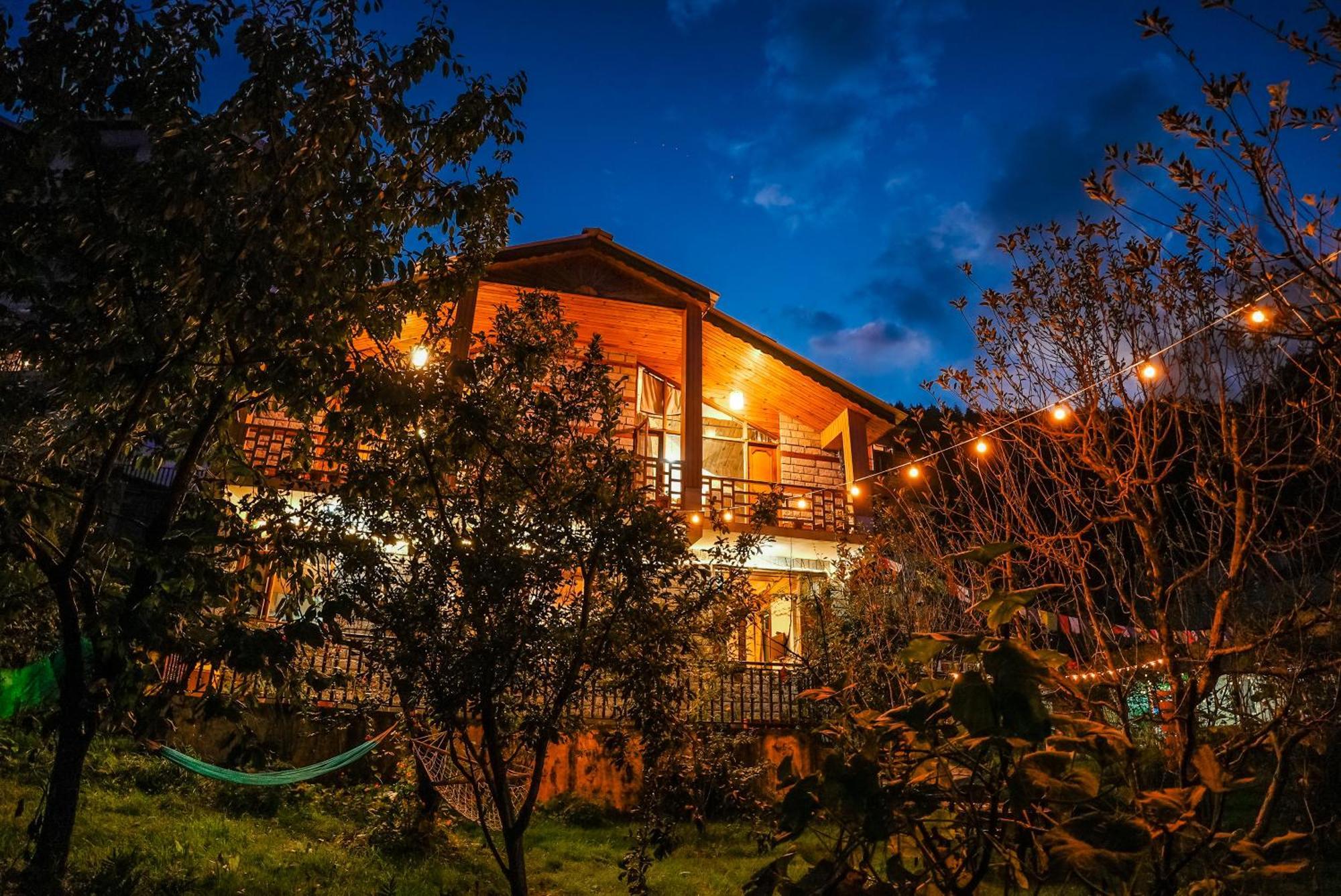 The Manu Emerald # Farmhouse # Top Selling Cottage In Manali # Peaceful Heritage Cozy Stay # Lawn With Bonfire # Most Awarded Luaran gambar
