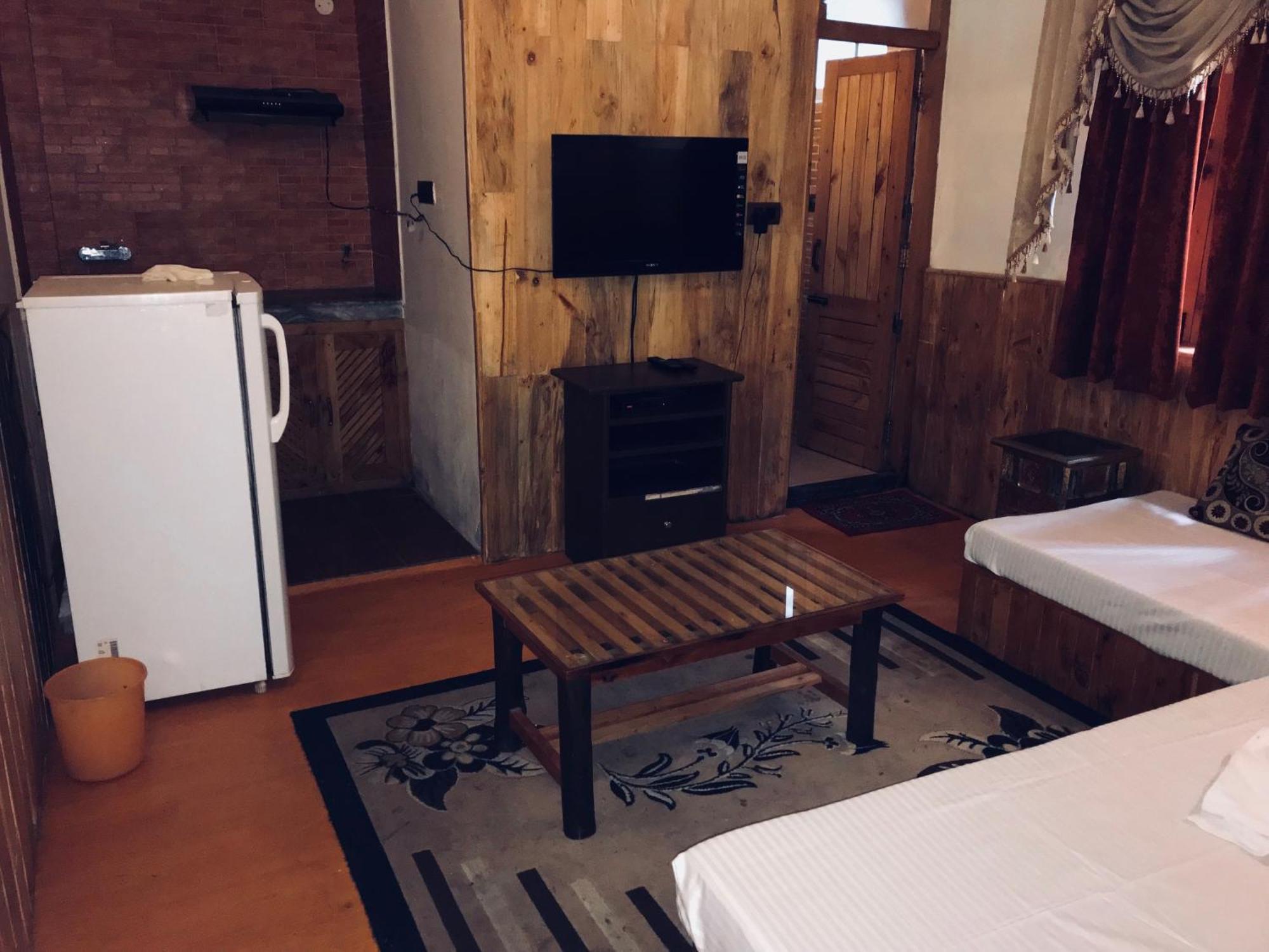 The Manu Emerald # Farmhouse # Top Selling Cottage In Manali # Peaceful Heritage Cozy Stay # Lawn With Bonfire # Most Awarded Luaran gambar