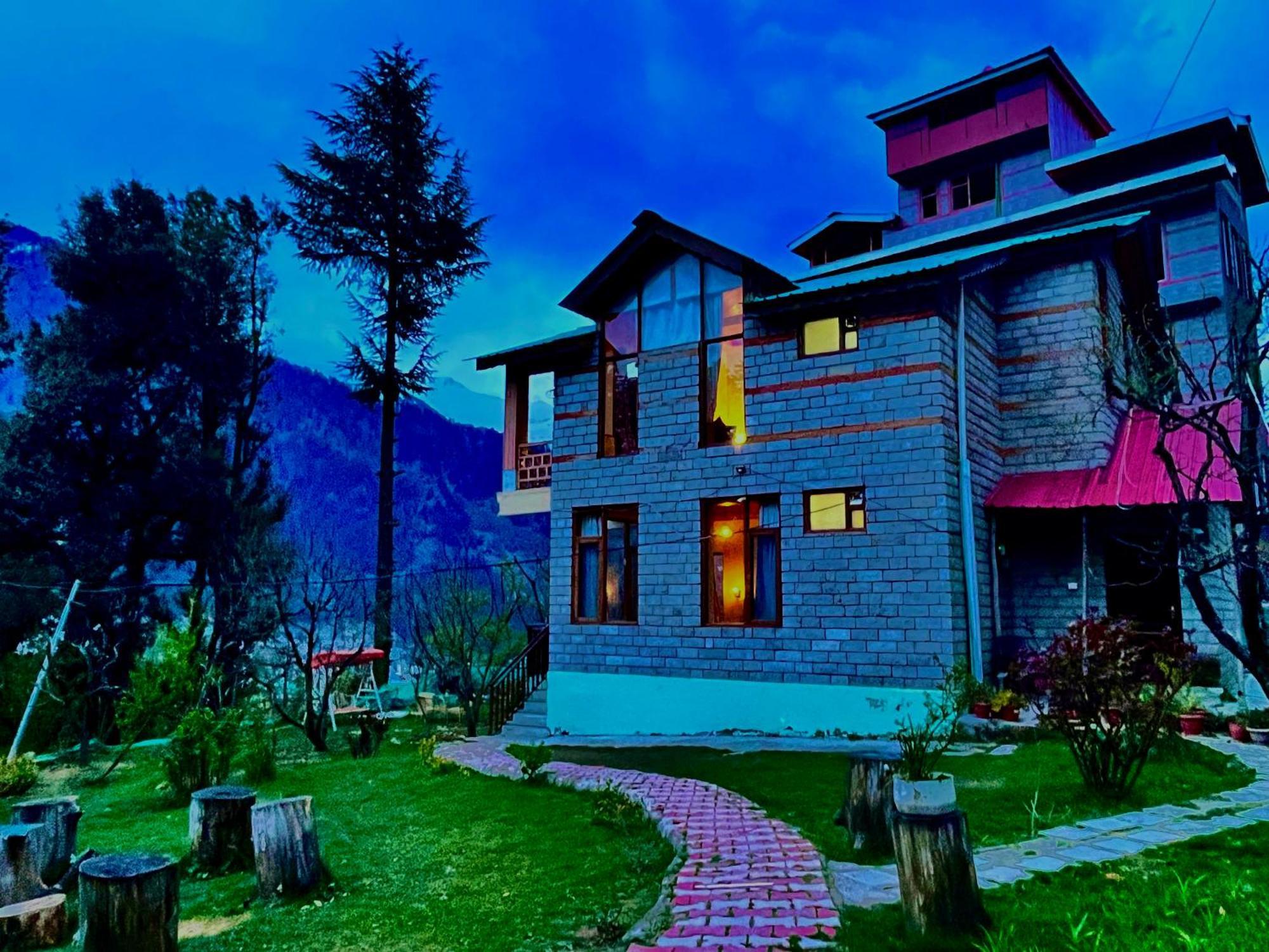 The Manu Emerald # Farmhouse # Top Selling Cottage In Manali # Peaceful Heritage Cozy Stay # Lawn With Bonfire # Most Awarded Luaran gambar